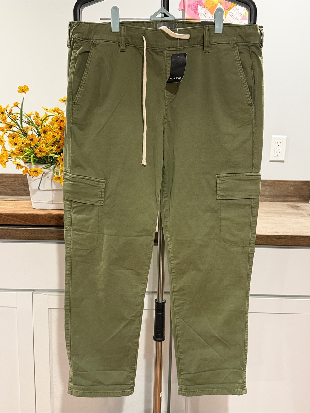 Torrid Olive Green Cargo Pants with Drawstring OS (14w)